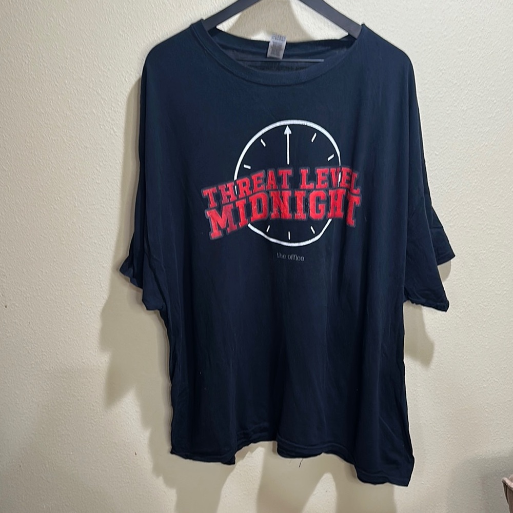 Gildan Black and Red Graphic Tee